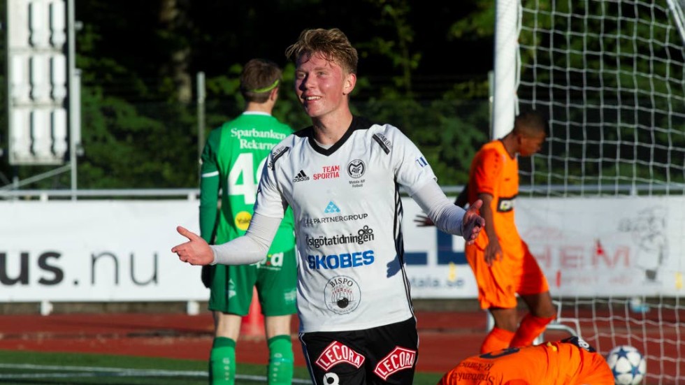 Motala AIF:s Adam Egnell har skrivit på ett tvåårskontrakt med Åtvidabergs FF.