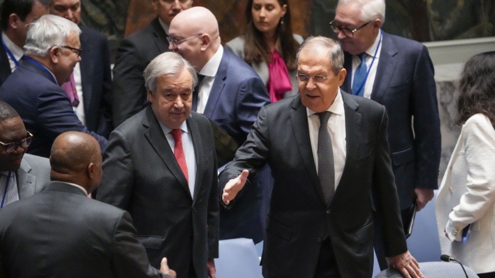 Rysslands utrikesminister Sergej Lavrov (till höger) och António Guterres, FN:s generalsekreterare, på måndagen.