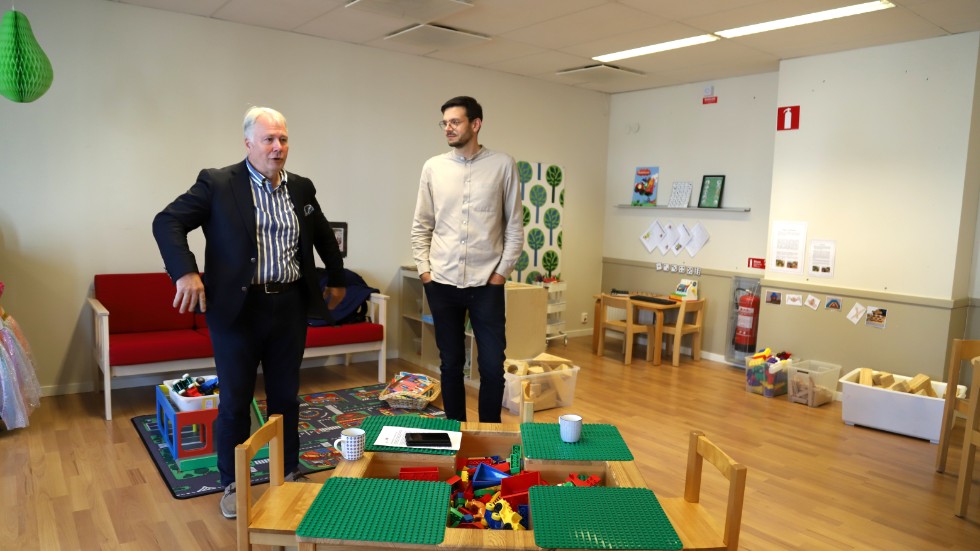Här, på familjecentralen och öppna förskolan i Ryd, ska utrikesfödda kvinnor erbjudas SFI-utbildning under föräldraledigheten. Det meddelar S+M-styrets Fredrik Lundén (M) och Elias Aguirre (S).