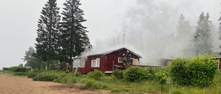 Blixt slog ner i villa utanför Skellefteå – brand bröt ut