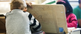 Skolor ska tömmas – stort intresse när möblerna skänks bort: "Vi blev överrumplade"