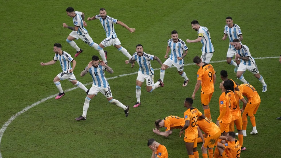 Argentina tycktes håna de nederländska spelarna efter straffsegern i semifinalen.