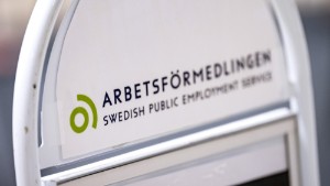 Regeringen lägger krokben för unga 