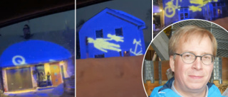 Skellefteå kommuns nya trafikskyltar saboterades: ”Jag tänkte … vad händer?” • TV: Här lyser husen upp i blått
