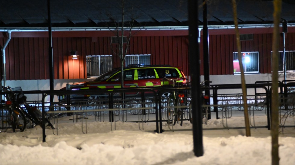 Larm om röklukt från Smedstad ridsportcenter. 