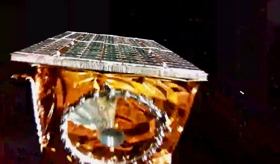 Bild från när satelliten Mats separerar från sista steget av bärraketen. Bilden är tagen av en kamera som satt på bärraketen.