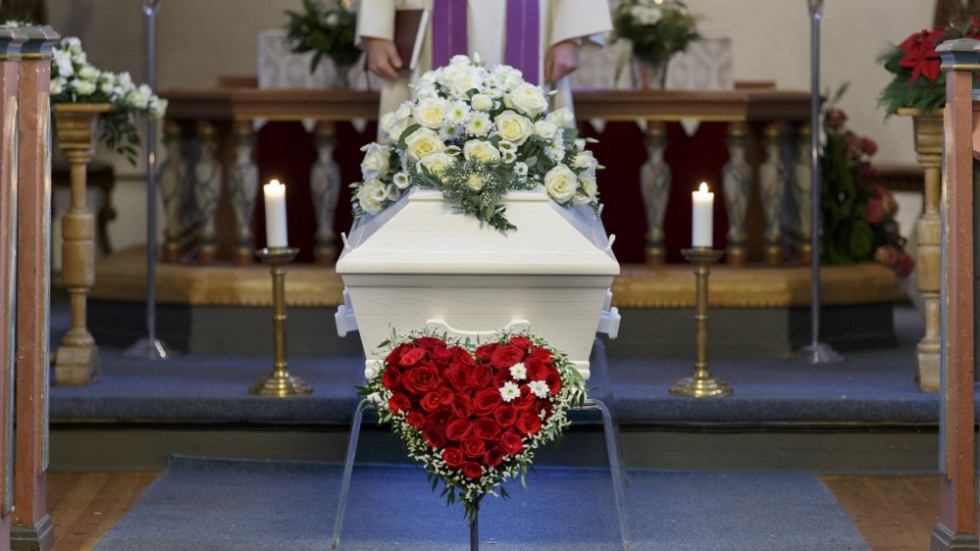 Begravningen har inte längre en lika självklar plats i många svenskars sorgearbete.