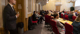BILDEXTRA: Politikerna röstades fram av Linköpingsborna – dramatik när de samlades för första gången