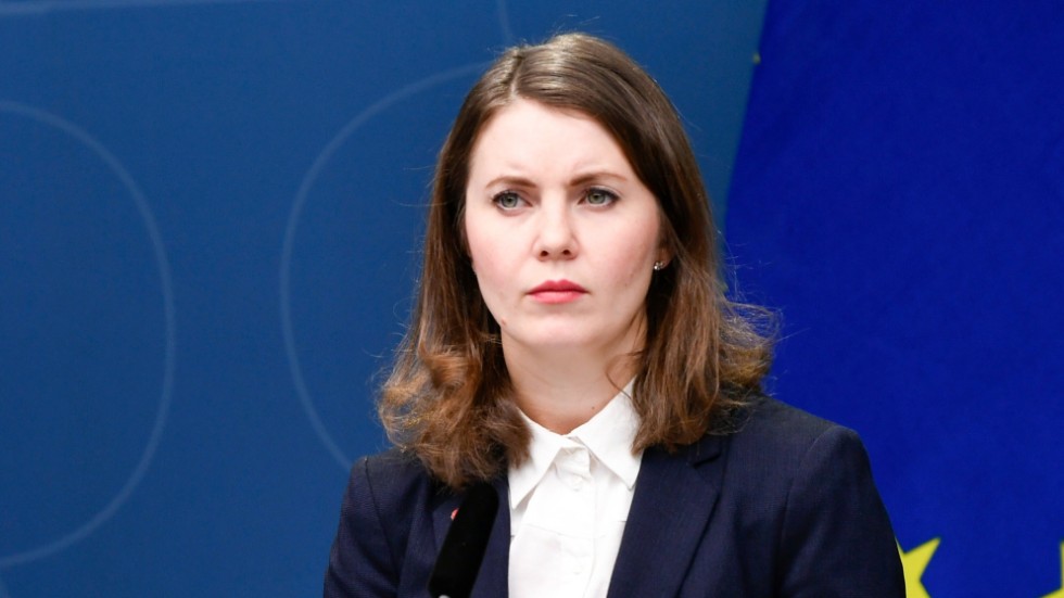 Ida Karkiainen (S), ordförande i konstitutionsutskottet, försvarar den väntade grundlagsändringen. 