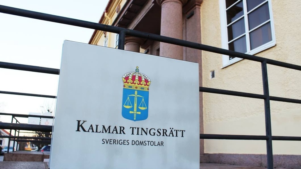 Man åtalas för ringa narkotikabrott och rattfylleri vid Kalmar tingsrätt.