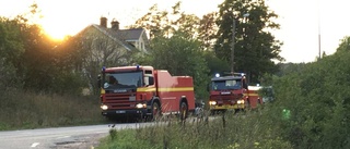 Styrkor jobbar mot skogsbranden