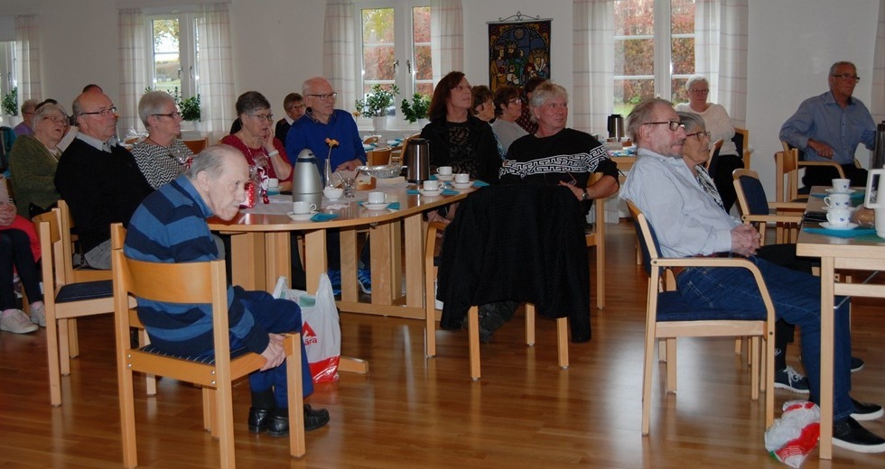 Församlingshemmet i Mörlunda var, trots minskande deltagande, ganska välfyllt och bjöd på trevlig stämning.