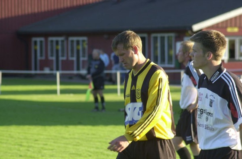 Niklas Johansson gav Gullringen ledningen med 2-1 i bortamatchen mot Nässjö, men sedan fick Gullringen en spelare utvisad. Det ledde till att man förlorade med hela 5-2 till slut.