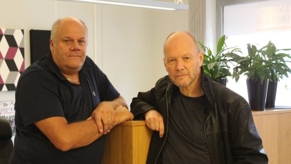 Lars-Göran Bexell, reporter på Kinda-Posten och Torbjörn Lindqvist, Corren, blir kollegor på den gemensamma redaktionen i Kisa.