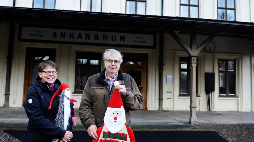 Årets nyhet är att det går att ta smalspåret till Ankarsrum och julmarknaden, avslöjar Margareta Svenson och Inge Johansson.