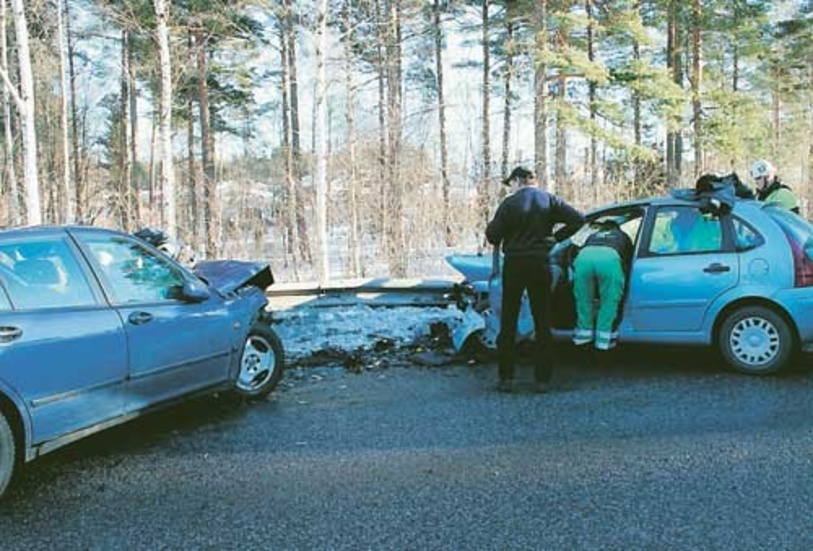 I slutet av januari blev en bilist bländad och krockade med på riksväg 34 i Storebro. Det är den enda trafikolyckan räddningstjänsten varit ute på riksväg 34 mellan Gullringen och Målilla i år. Foto: Janne Strömsten