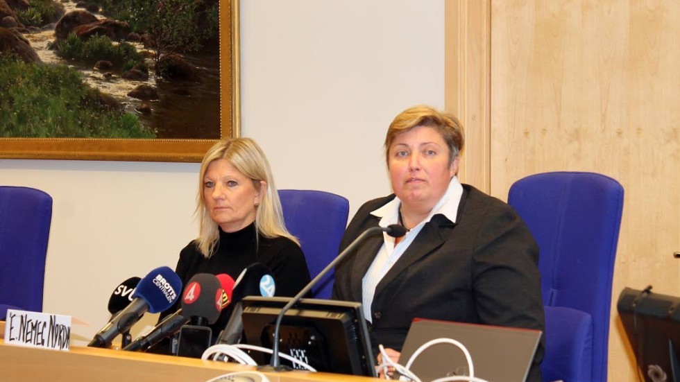 Lättade. Polisens spaningsledare Gunilla Broman och vice chefsåklagare Eva Nemec Nordh vid presskonferensen efter häktningsförhandlingen.
