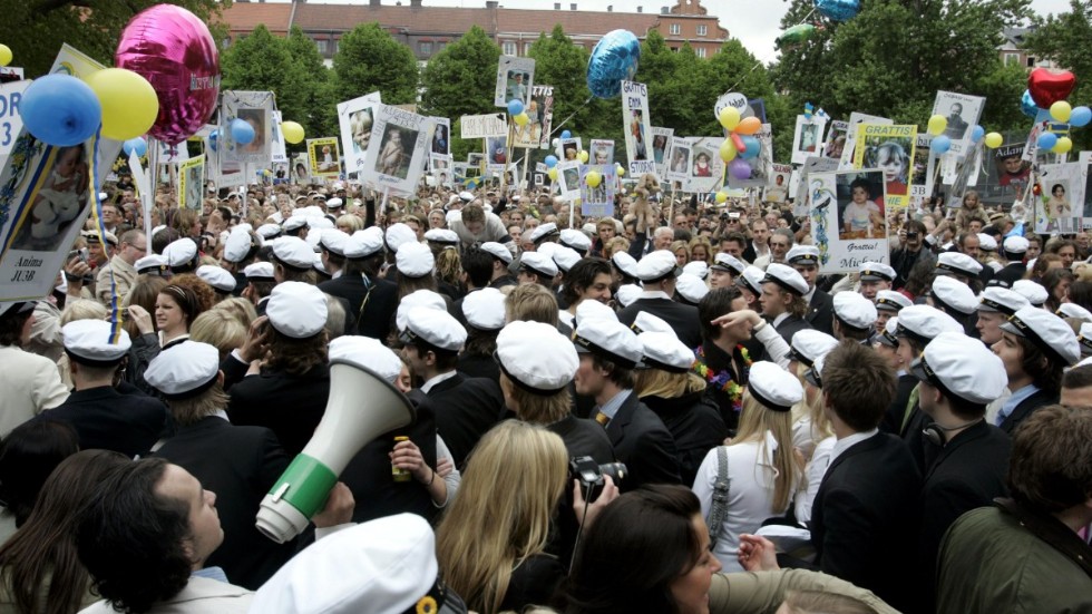 Gymnasieelever i Östersund misstänks sprida smittan medvetet för att kunna fira studenten i vår. Arkivbild.