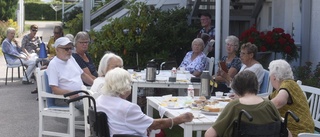 Grannarna samlades för årliga kafferepet