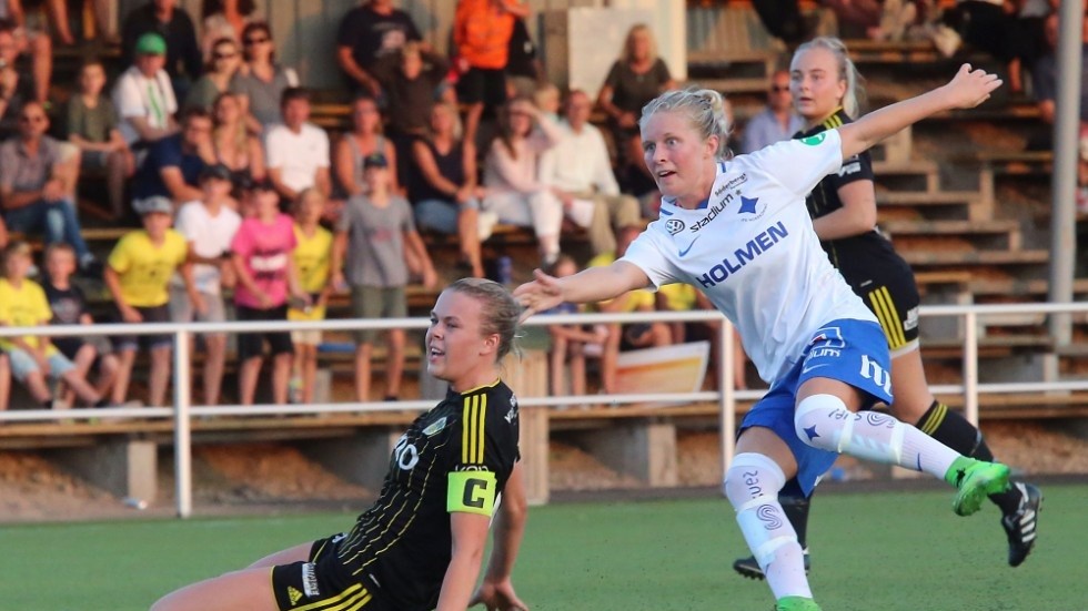 Malin Söderlund spelar i VIF även 2021. 