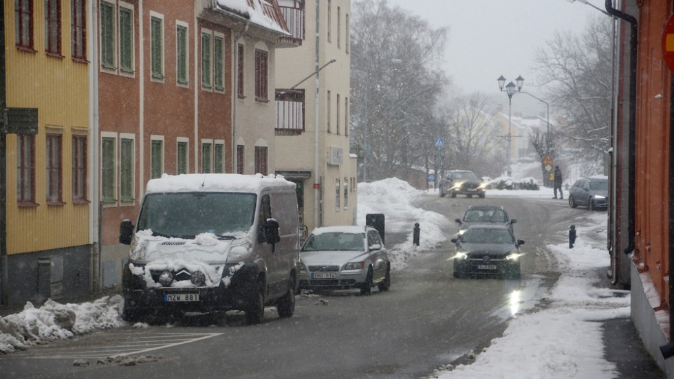 Drottninggatan är den gata där flest anmälda skadegörelser på bilar, 14 stycken, skett i Vimmerby de fem senaste åren. Samtidigt ska det noteras att 13 av anmälningarna inte anger specifik plats och att det anmälts enstaka kadegörelser på bilar på nära 100 gator i kommunen. 
