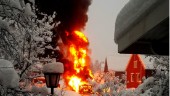 Brinnande sopbil på Sörböle – boende i närområdet ombeds stanna inomhus