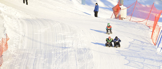 Fartfylld snowracertävling i Vitbergsbacken