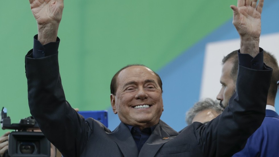 Italiens tidigare premiärminister Silvio Berlusconi har smittats av covid-19 efter en resa till Sardinien. Arkivbild.