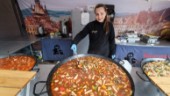 Denisa från Rumänien skulle hälsa på pojkvännen – blev kvar och säljer mat till Luleåborna