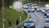 Långa köer på Söderleden i fredagsrusningen när bil havererade