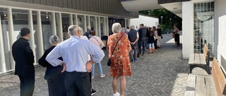 Köer vid förtidsröstning i Enköping - "Lite kaos" 