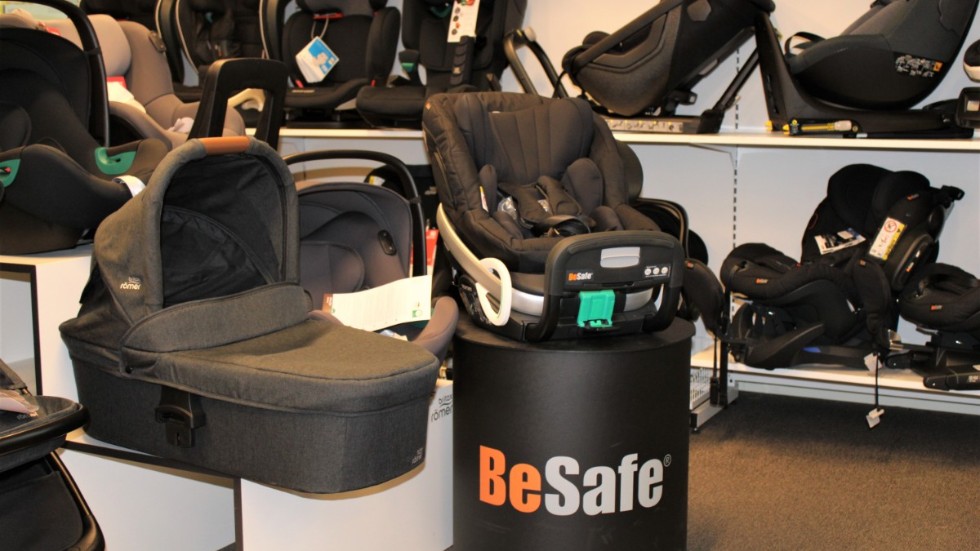 På bilden syns en ny stol från BeSafe. "Den är helt ny i sitt slag då den tar upp till 36 kg", säger Joachim Hofving.