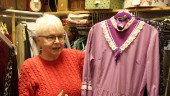 Marju bestals på historiska kläder som sparats i 40 år 