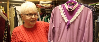 Marju bestals på historiska kläder som sparats i 40 år 