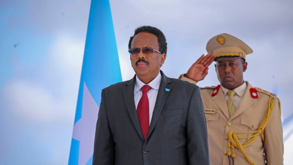 Somalias president Mohamed Abdullahi Mohamed, längst fram. Arkivbild.