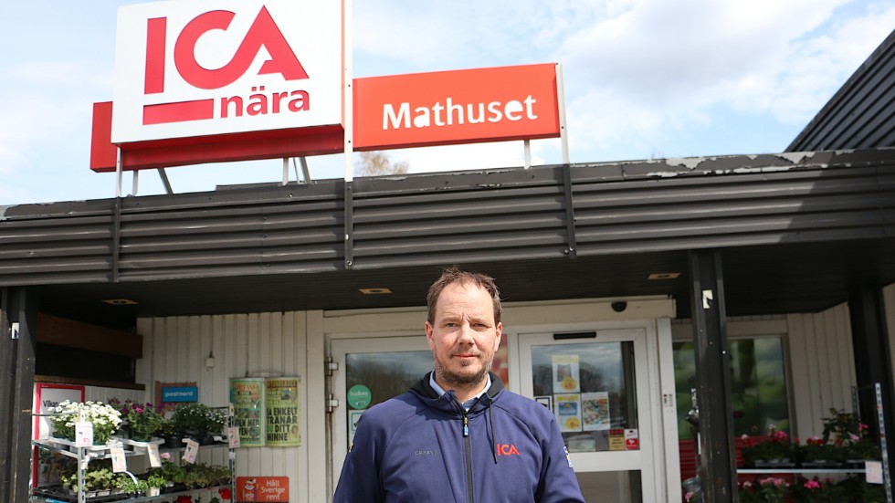 Ica-handlaren Patrik Glad i Hultsfred vill bygga ut butiken. "Vi är trångbodda som det är nu" säger han.