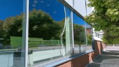 Kostsam skadegörelse på Kunskapsskolan i helgen – fönster för 80 000 kronor förstört
