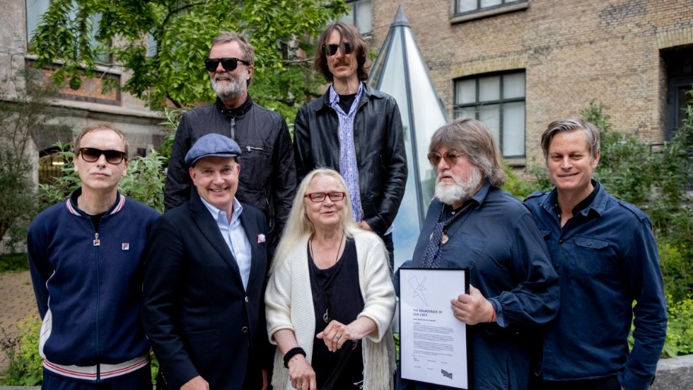 Monica Törnell och Soundtrack of Our Lives under presentationen av de artister som blivit invalda i Swedish Music Hall of Fame.