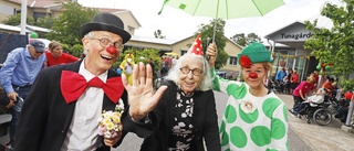 Stigs miljonarv sprider feststämning på Tunagården: "Betyder otroligt mycket för våra äldre"