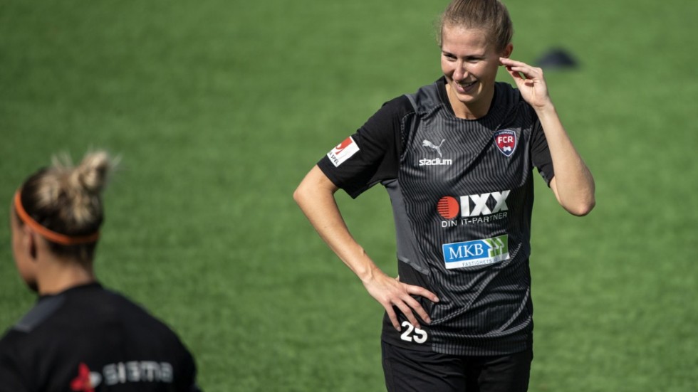 Emma Emma Berglund vid FC Rosengårds träning på Malmö IP på måndagen. FC Rosengård går in i Champions League omgång två med hemmamatch mot tyska TSG 1899 Hoffenheim.