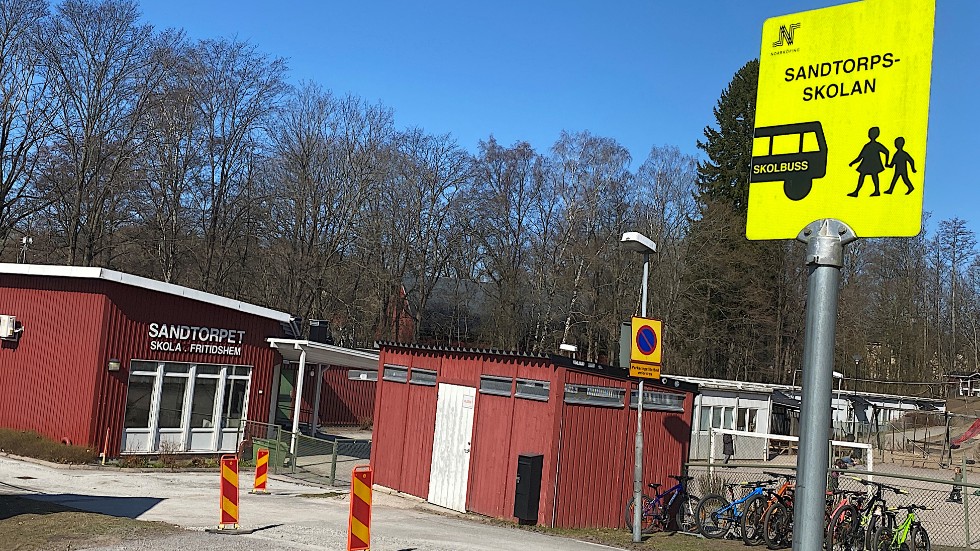 Signaturen Undrande Åbybo tillika skattebetalare undrar varför kommunen gör i ordning skolgården när skolan ska stängas.