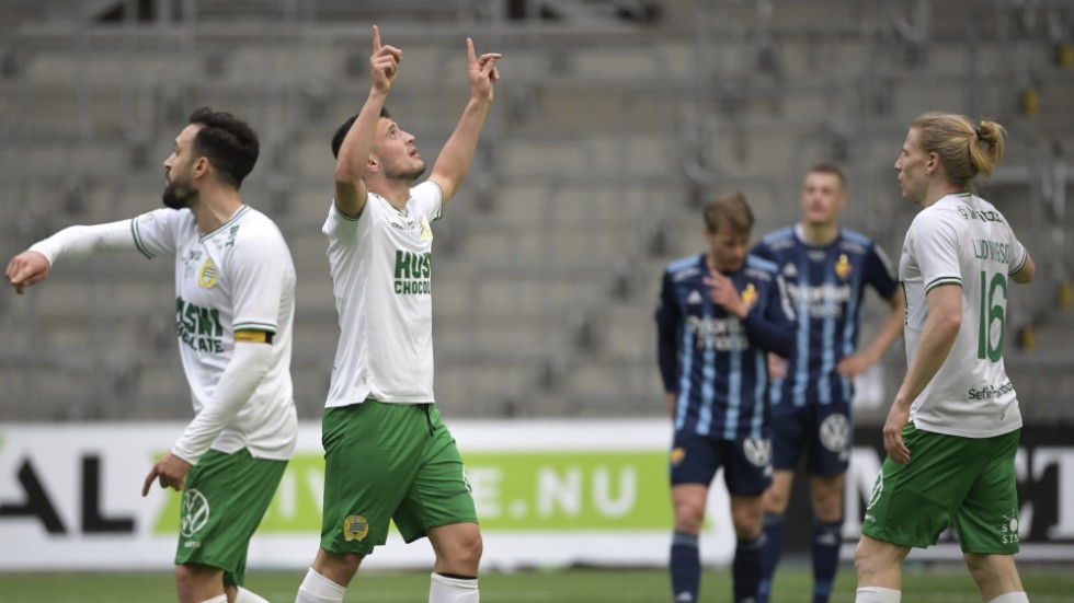 Astrit Selmani jublar efter 2–2-kvitteringen i Hammarbys derby mot Djurgården.