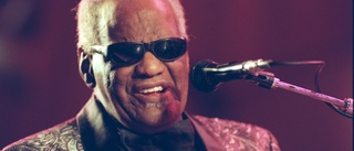 Ray Charles postumt invald i fint sällskap