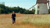 Filmskapare flanerar runt på Ingmar Bergmans Fårö i Mia Hansen-Løves nya film