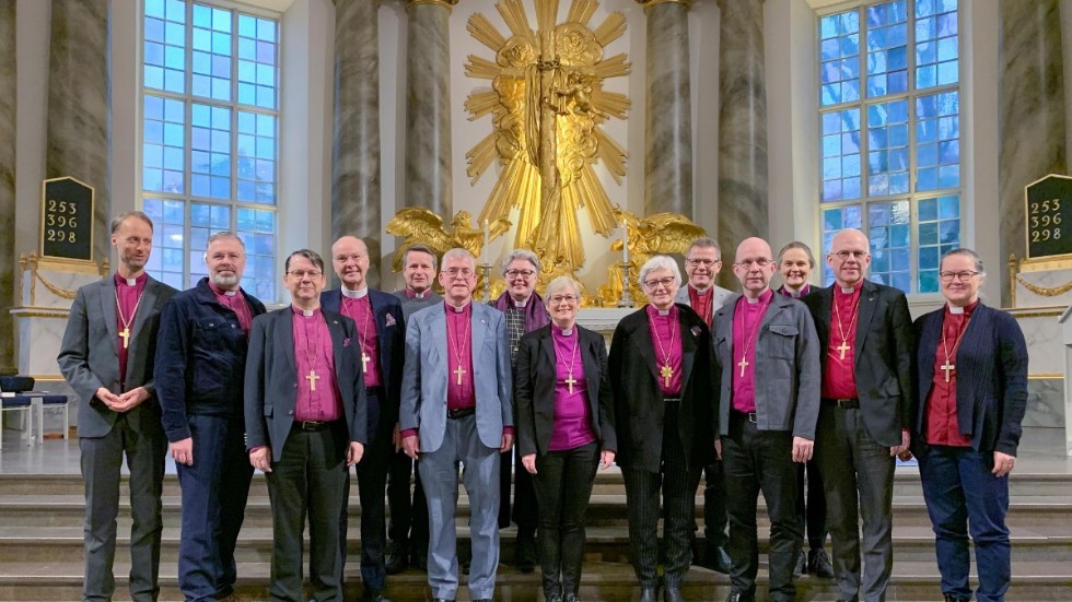 Ärkebiskopen i mitten omgiven av sina biskopar i Sveriges alla stift. 