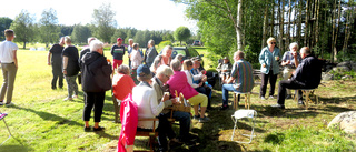 Sommargudstjänst vid Biskopshällan