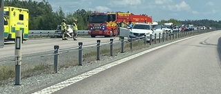 Stora problem i trafiken efter krock på E18