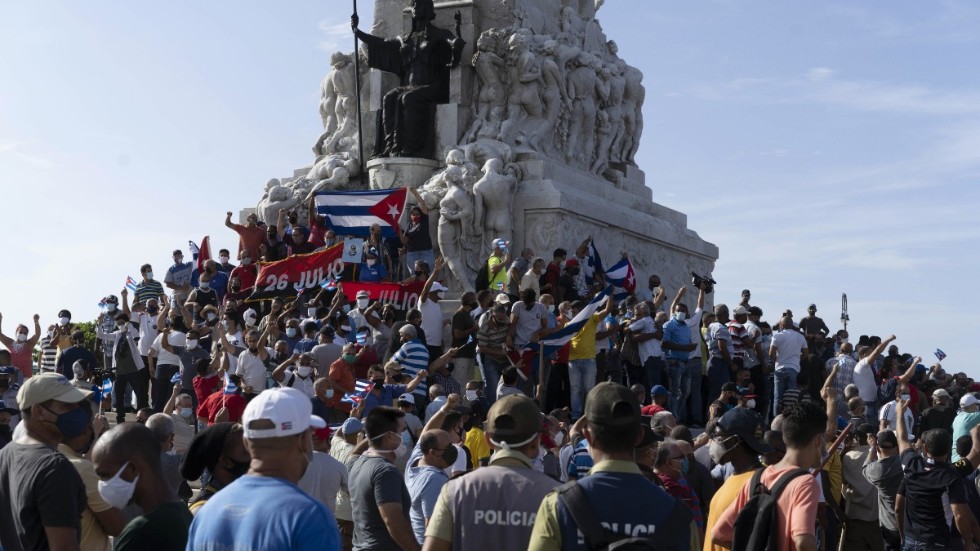 Tusentals kubaner protesterade mot kommunistregimen i helgen.