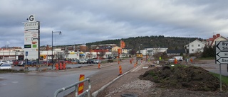 Snart asfalteras Västerviksvägen • Arbetsledaren: Välj en annan väg • RESUMÉ: Så har vägjobbet fortskridit