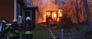 Brand i bastu hotade bostadshus–"Det gick rasande fort"